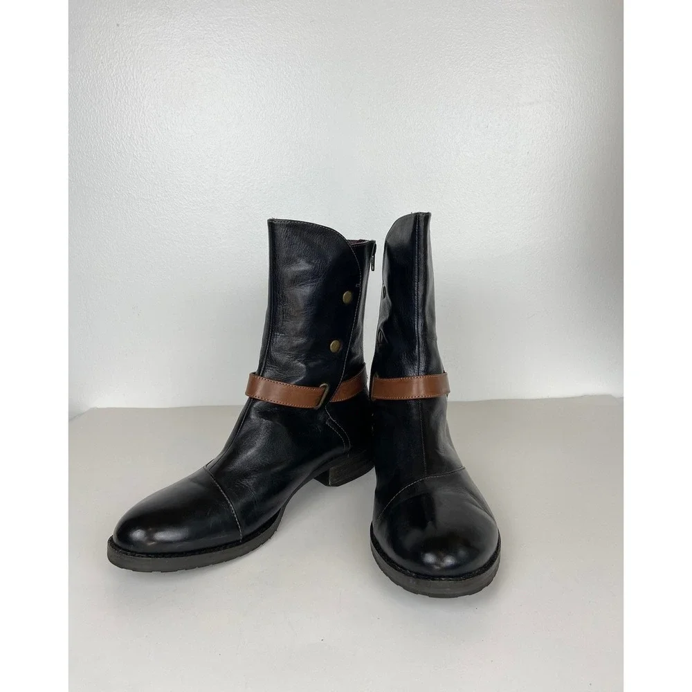 Everybody by B.Z. Moda these stylish